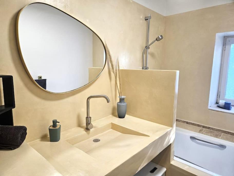 Le Gite De La Marquise - Elegant Appartement Avec Terrasse - Montboucher-sur-Jabron Exteriör bild