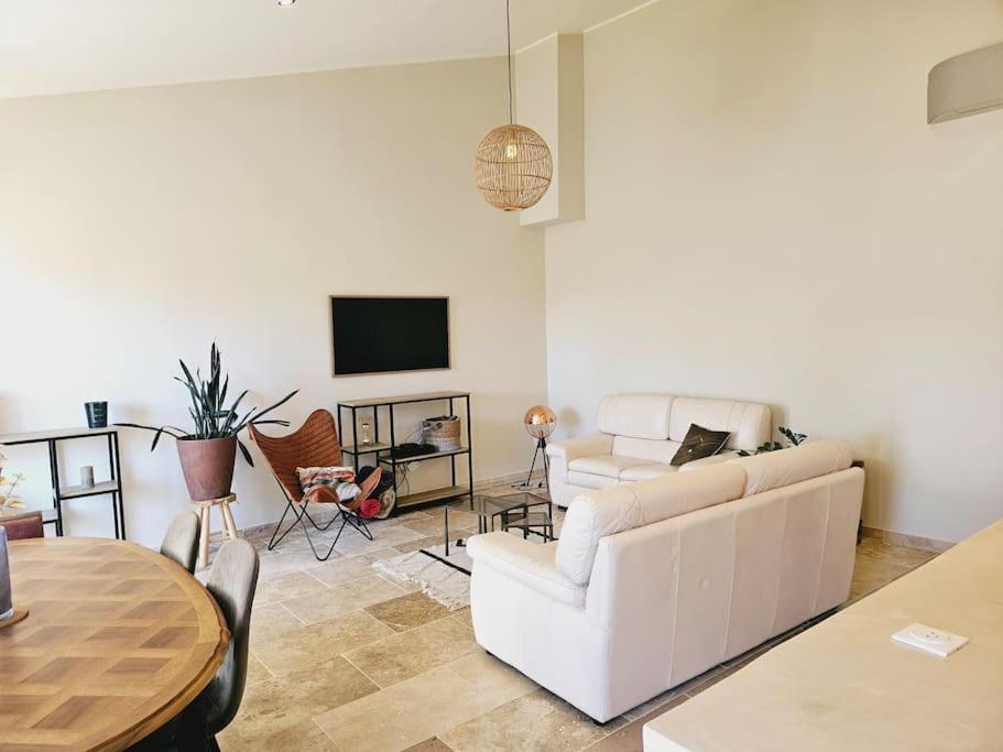 Le Gite De La Marquise - Elegant Appartement Avec Terrasse - Montboucher-sur-Jabron Exteriör bild