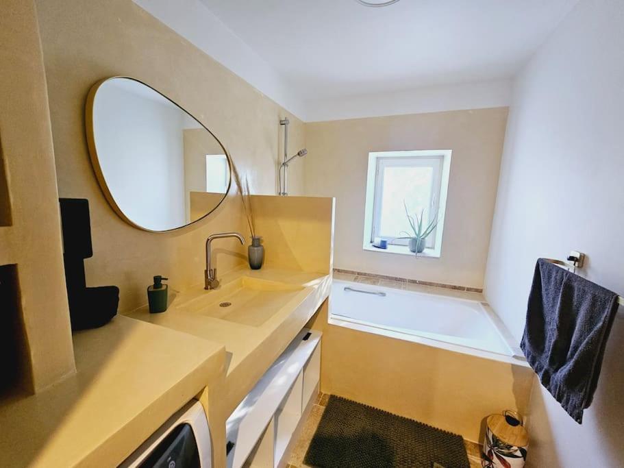 Le Gite De La Marquise - Elegant Appartement Avec Terrasse - Montboucher-sur-Jabron Exteriör bild